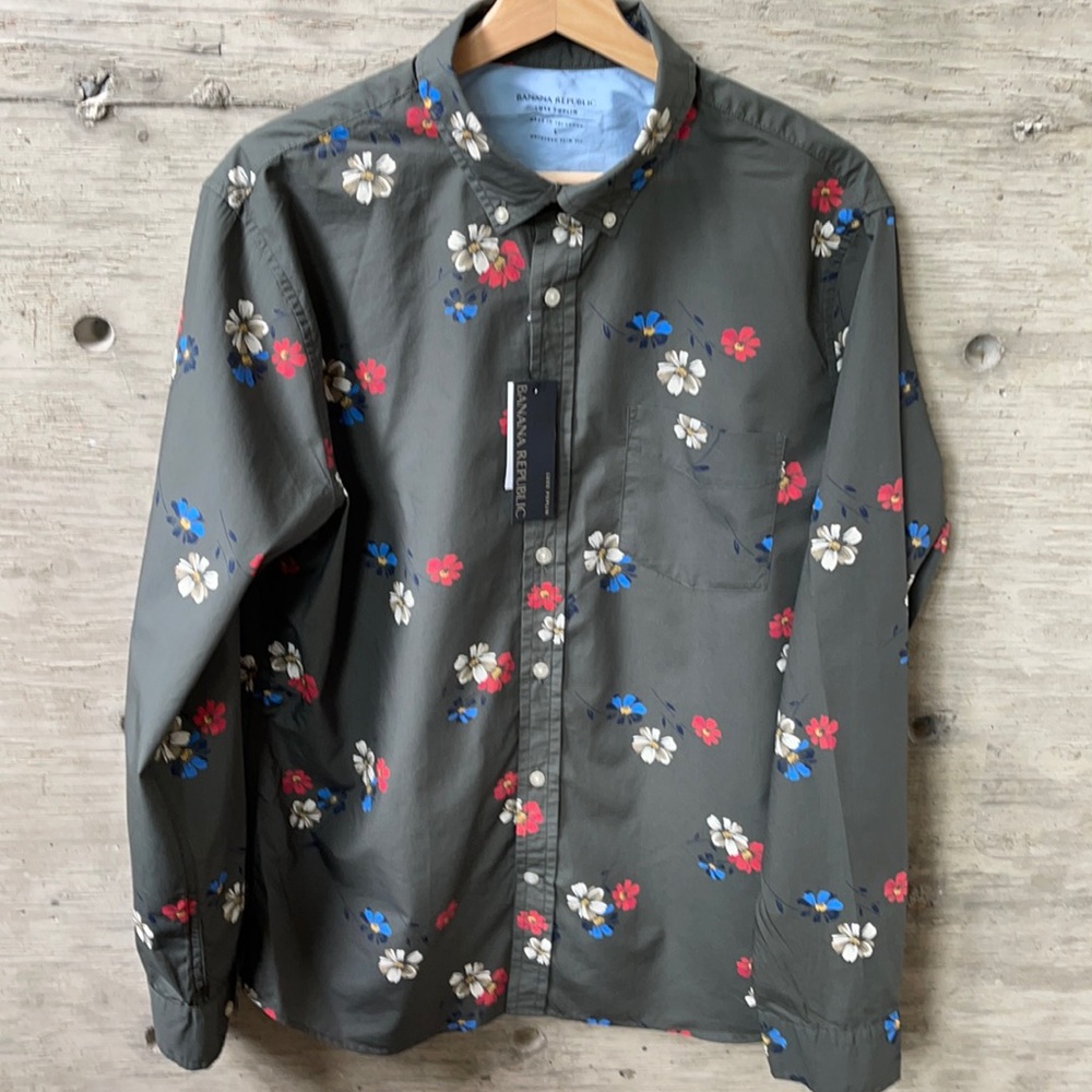NWT Floral print shirt by Banana Republic
